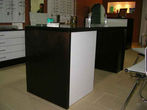 Mostrador de óptica a medida